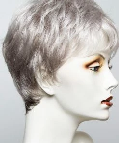 Raquel Welch Winner | Synthetic Wig (Basic Cap)