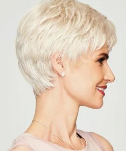 Raquel Welch Winner | Synthetic Wig (Basic Cap)