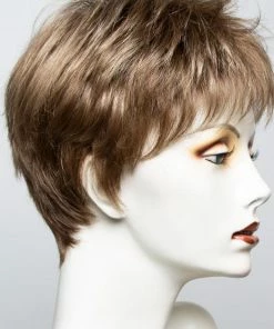 Raquel Welch Winner | Synthetic Wig (Basic Cap)