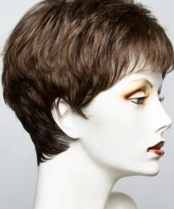 Raquel Welch Winner | Synthetic Wig (Basic Cap)