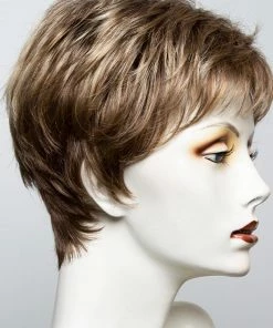Raquel Welch Winner | Synthetic Wig (Basic Cap)