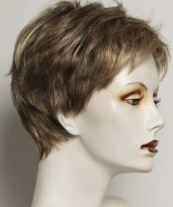 Raquel Welch Winner | Synthetic Wig (Basic Cap)