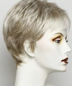 Raquel Welch Winner | Synthetic Wig (Basic Cap)